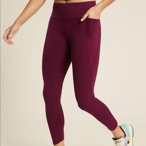 Athleta Velocity Stash Pocket Tight - maroon, SP